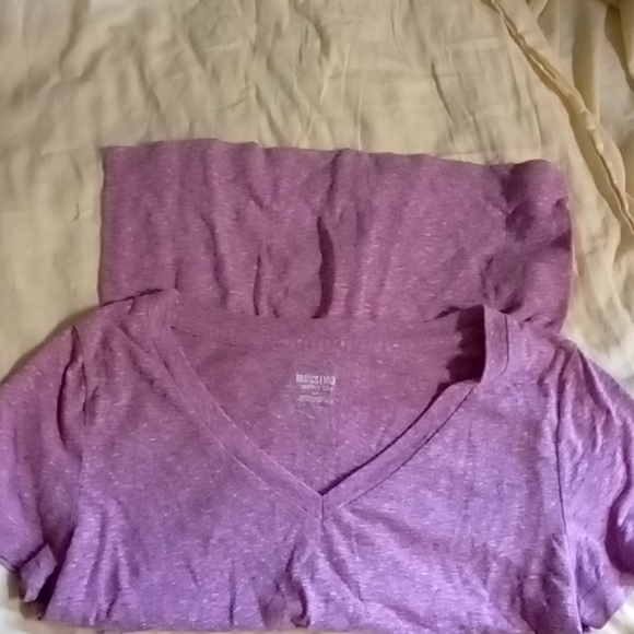 Simple tee - Picture 1 of 2